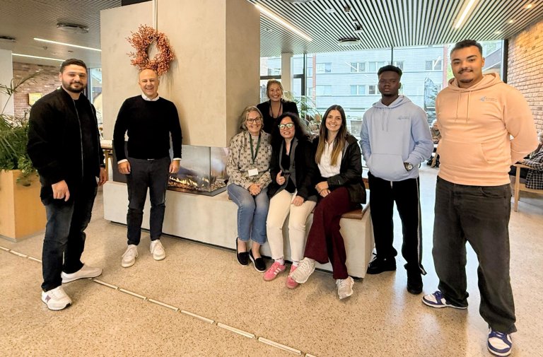 Studenter og tilretteleggere var samlet i Diakonveien Omsorg+ den første dagen av hospiteringsoppholdet på Diakonhjemmet.